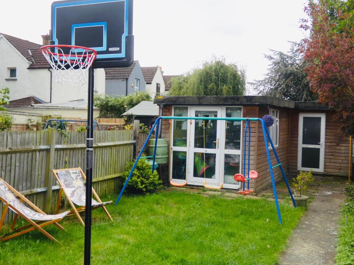 Spacious 3 Bed House With Parking & Good Transport South Norwood 외부 사진
