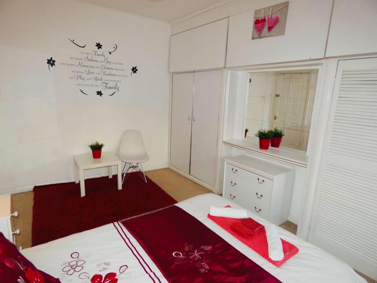 Spacious 3 Bed House With Parking & Good Transport South Norwood 외부 사진