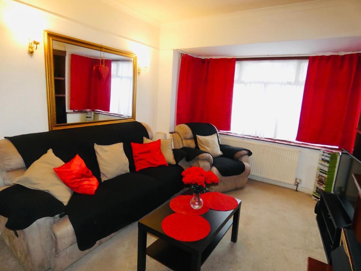 Spacious 3 Bed House With Parking & Good Transport South Norwood 외부 사진